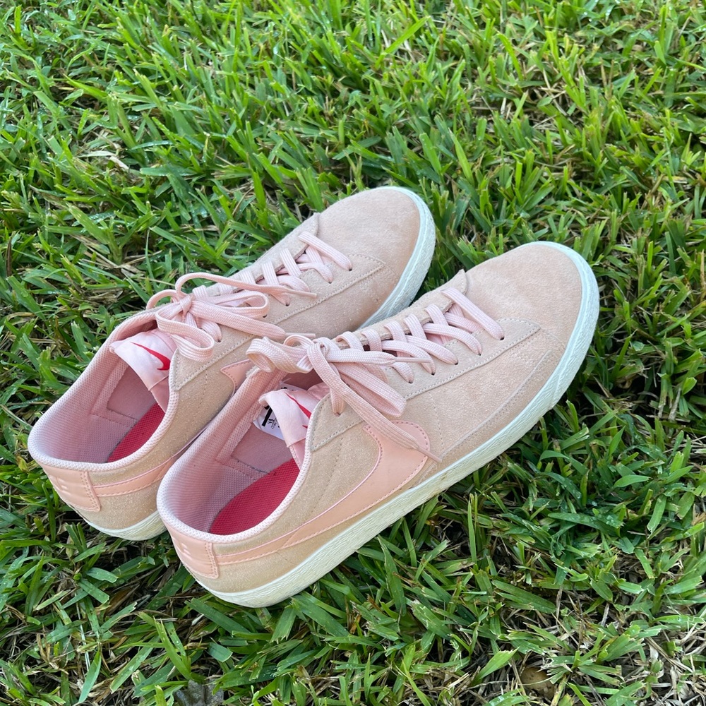 Mens Nike Blazer Low dusty pink gently used